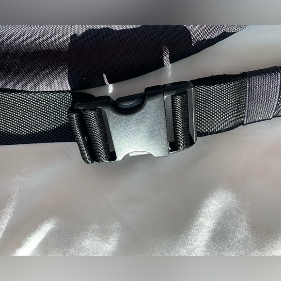 Nike Heritage Fanny Pack Belt Bag Black - Picture 5 of 8